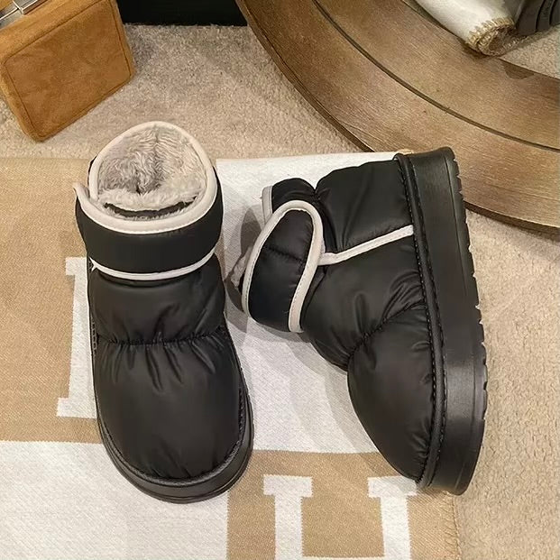 Waterproof puffer boots