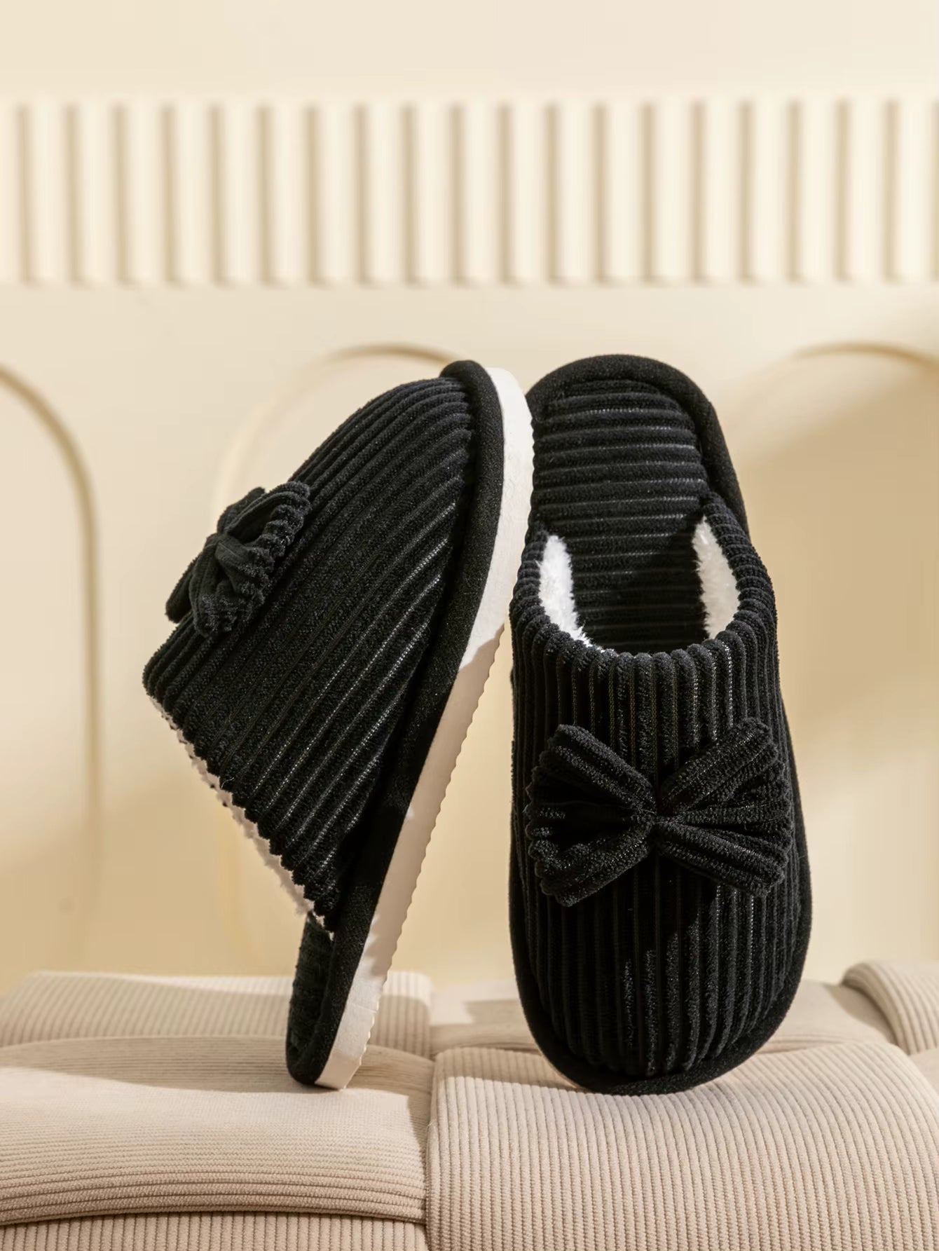 Bow slippers