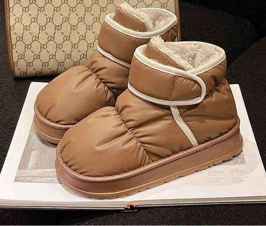 Waterproof puffer boots