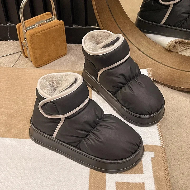 Waterproof puffer boots