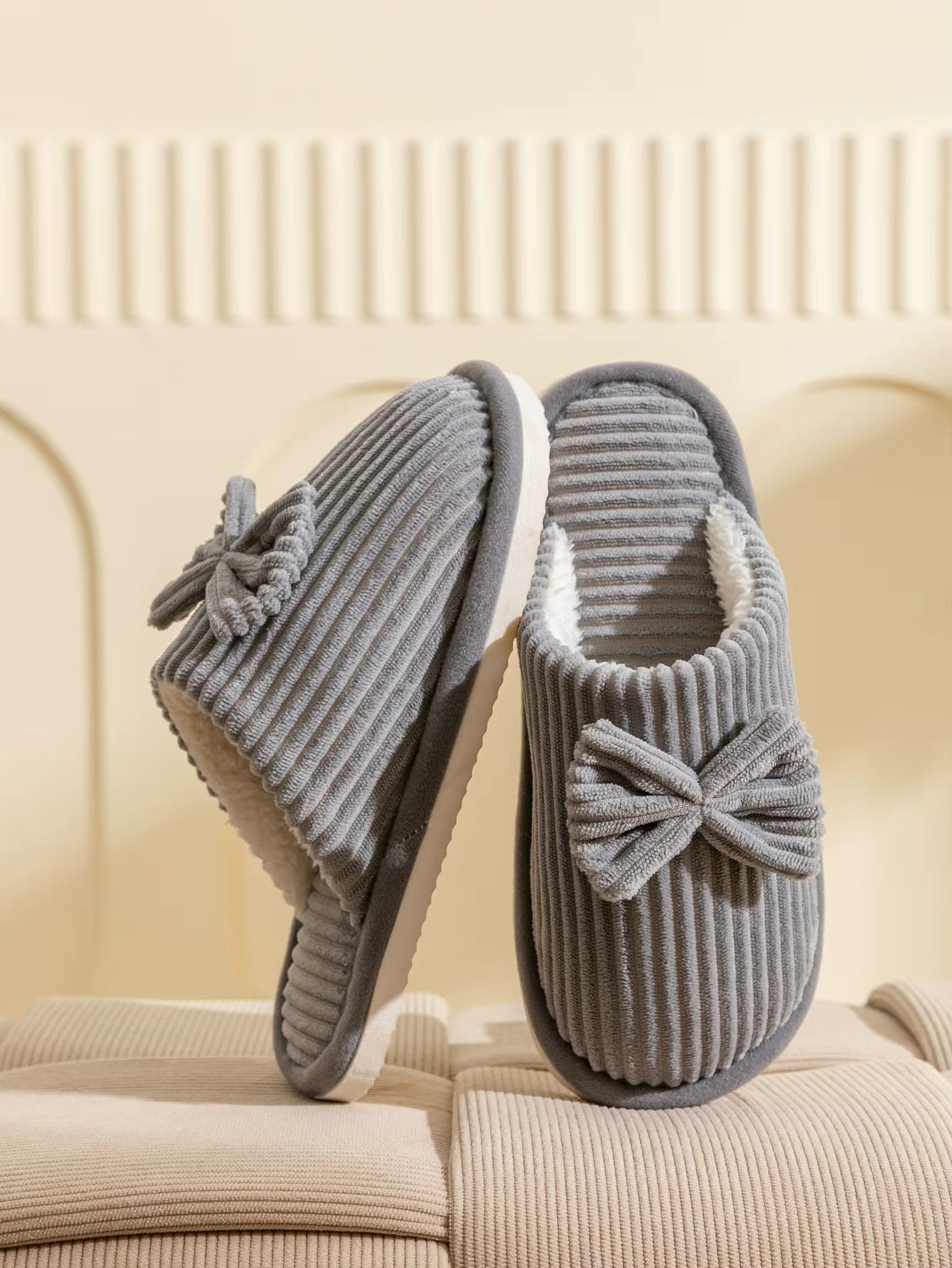Bow slippers